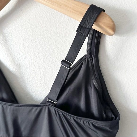 Lands' End DDD-Cup Black Tummy Control Wrap Tankini Swim Top Women’s Size 18 - Picture 8 of 10